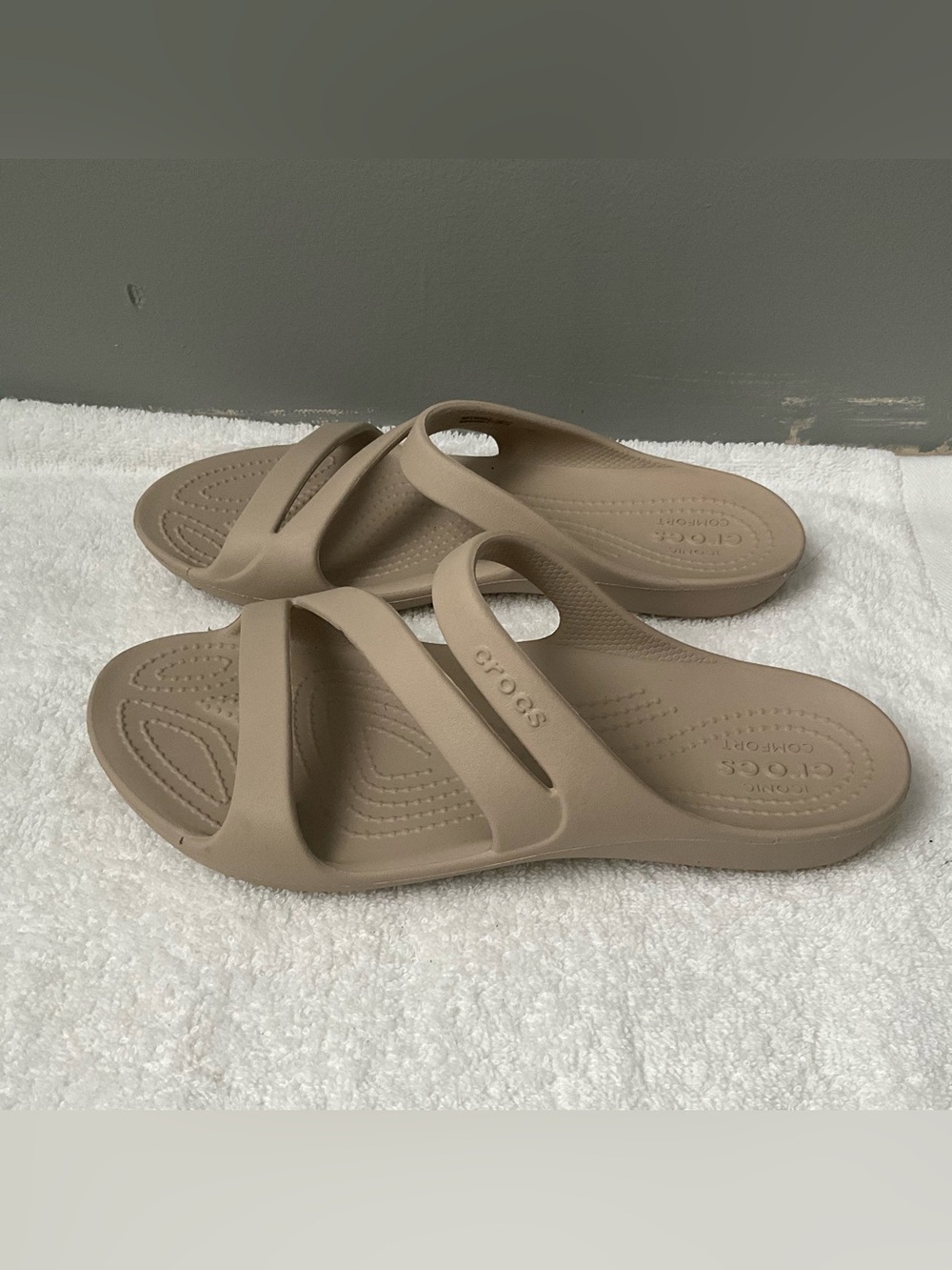CROCS Women’s Slide Sandal in Beige Taupe